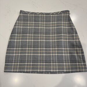BR : Plaid Lined Miniskirt : size 2 (more like a size 4)